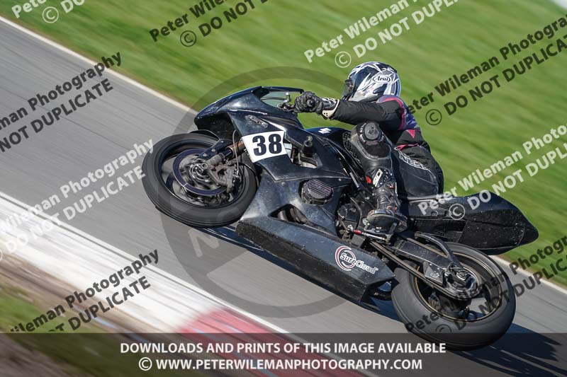 donington no limits trackday;donington park photographs;donington trackday photographs;no limits trackdays;peter wileman photography;trackday digital images;trackday photos